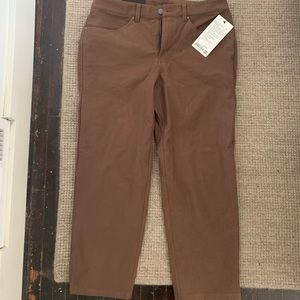 ABC crop pant relaxed in a mens size 33.